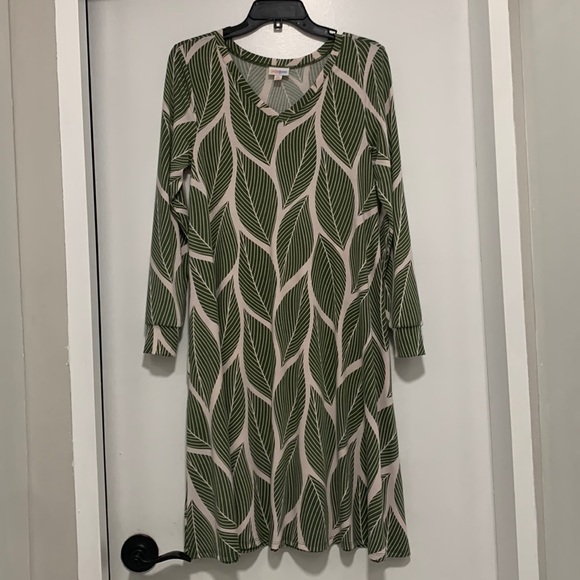 LuLaRoe Dresses & Skirts - Lularoe Emily dress